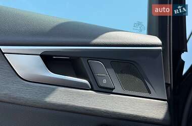 Седан Audi A4 2017 в 