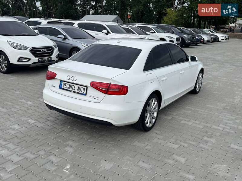 Седан Audi A4 2014 в Киеве