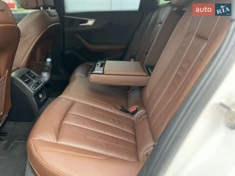 Седан Audi A4 2018 в Хмельницькому