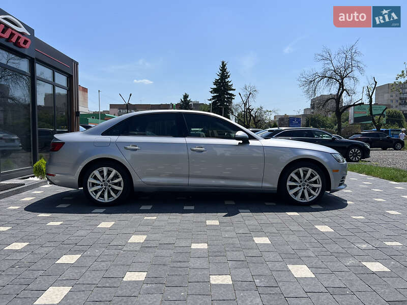 Седан Audi A4 2017 в Ужгороді
