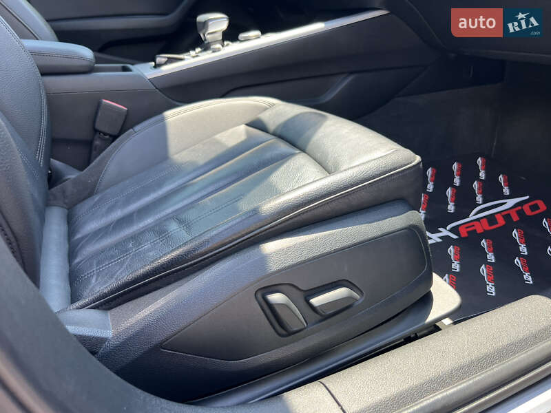 Седан Audi A4 2017 в Ужгороді
