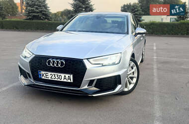 Седан Audi A4 2019 в 