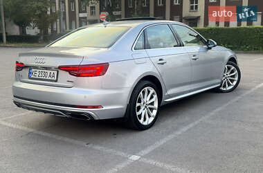 Седан Audi A4 2019 в 