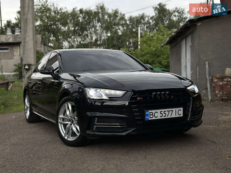 Седан Audi A4 2016 в Львове