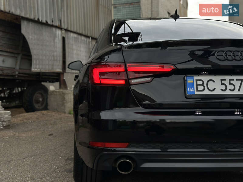 Седан Audi A4 2016 в Львове