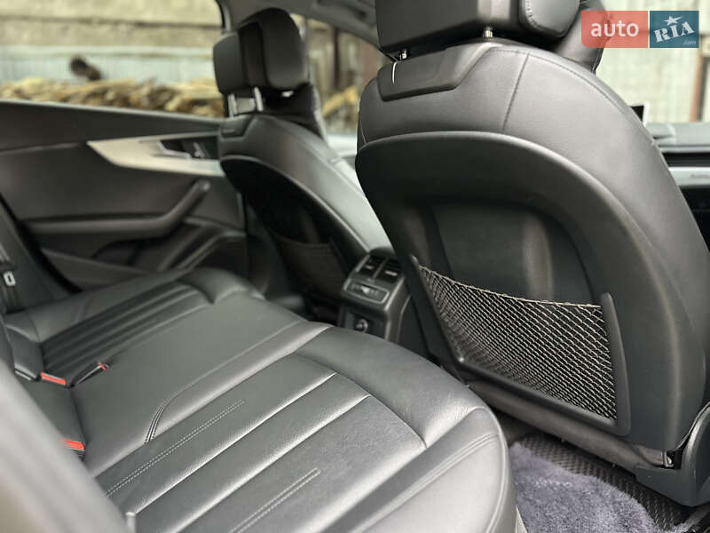 Седан Audi A4 2016 в Львове