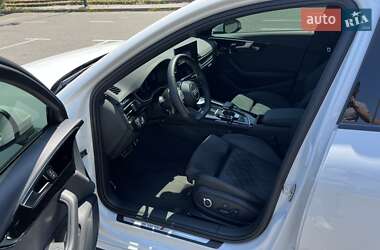 Седан Audi A4 2023 в 