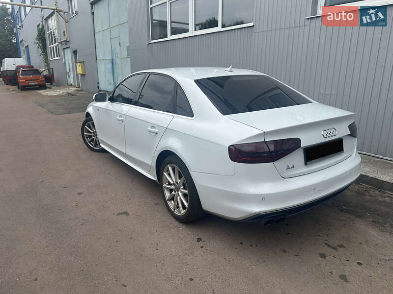 Седан Audi A4 2015 в Києві