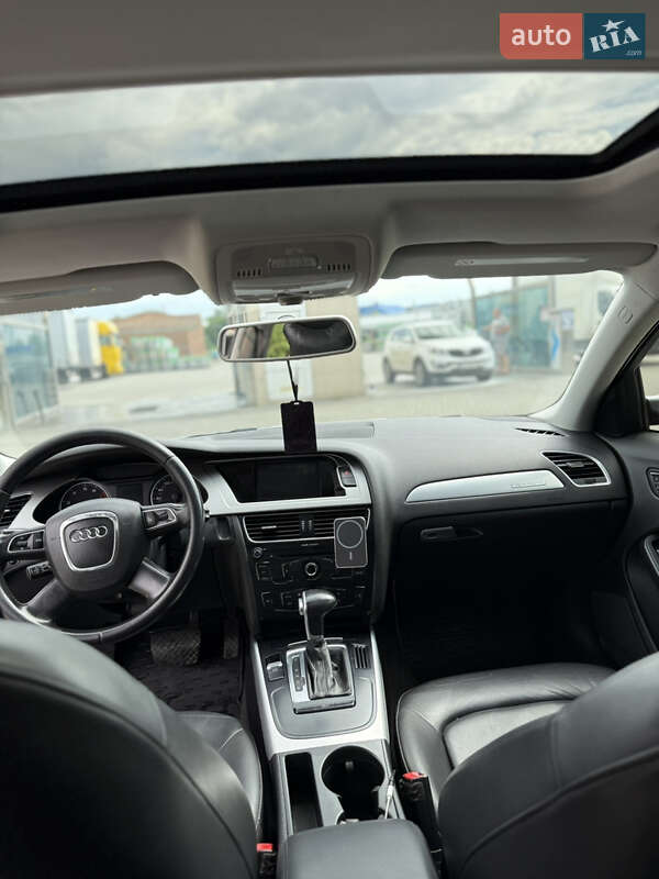 Седан Audi A4 2010 в Рівному