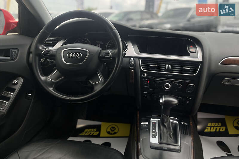 Седан Audi A4 2013 в Мукачевому