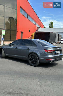 Седан Audi A4 2016 в 