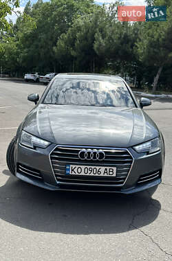 Седан Audi A4 2016 в 