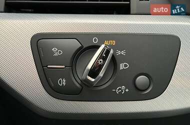 Седан Audi A4 2017 в 