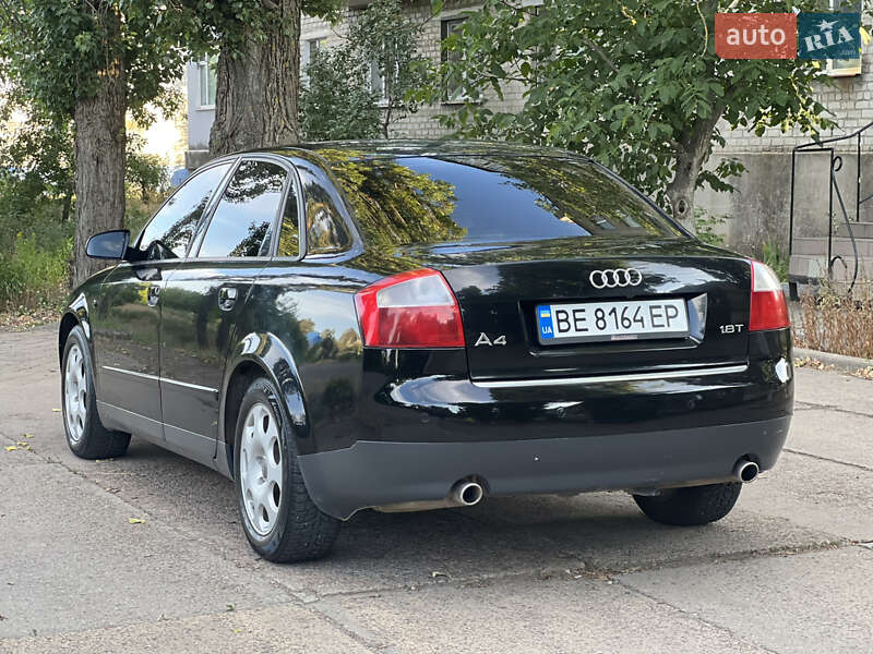 Седан Audi A4 2003 в Новом Буге