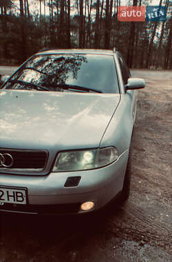 Универсал Audi A4 2001 в Чуднове