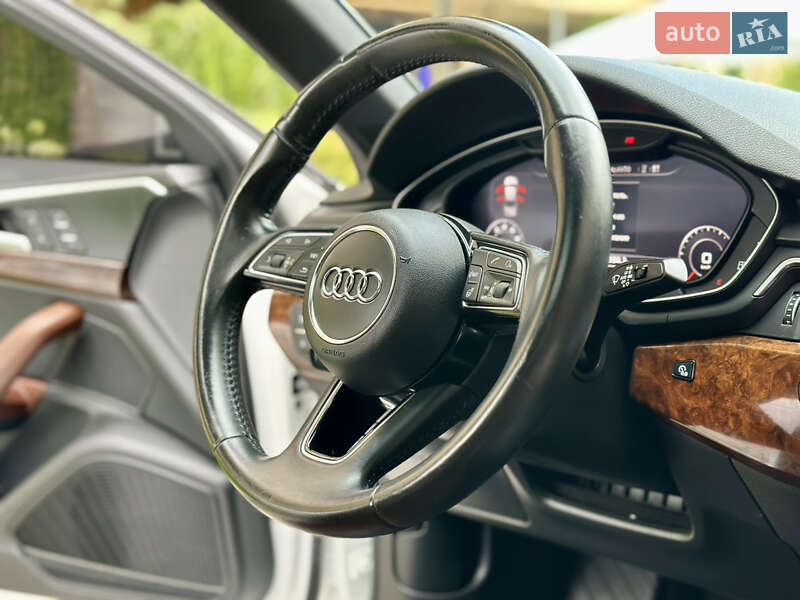 Седан Audi A4 2017 в Киеве