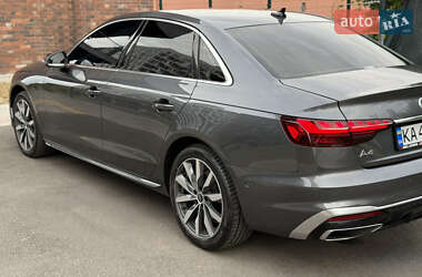 Седан Audi A4 2022 в 