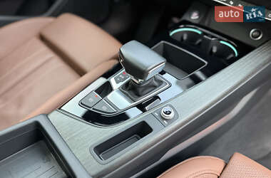 Седан Audi A4 2022 в 