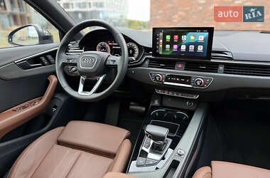Седан Audi A4 2022 в 
