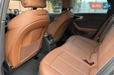 Седан Audi A4 2022 в 