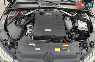 Седан Audi A4 2022 в 