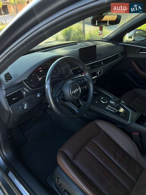 Седан Audi A4 2018 в Львові