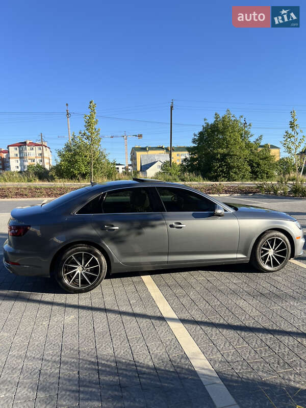 Седан Audi A4 2018 в Львові