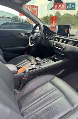 Седан Audi A4 2017 в 