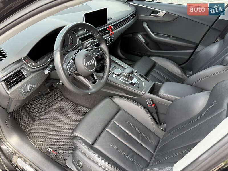 Седан Audi A4 2018 в Дніпрі
