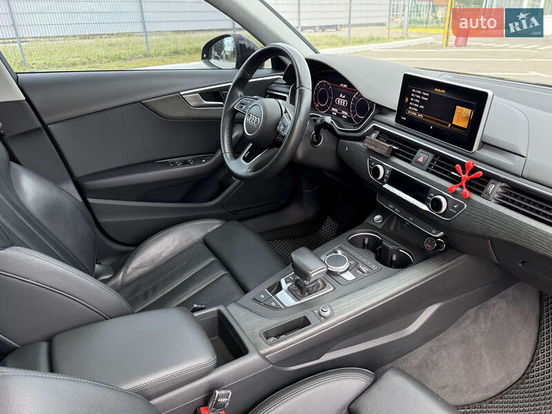 Седан Audi A4 2018 в Дніпрі
