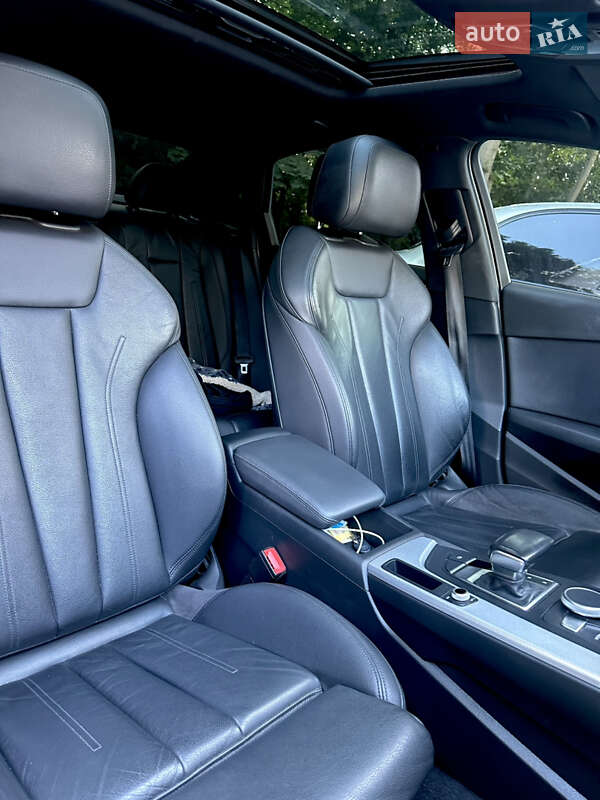 Седан Audi A4 2016 в Львові