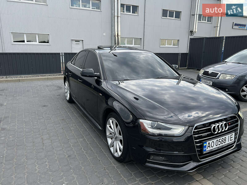 Седан Audi A4 2013 в Мукачево