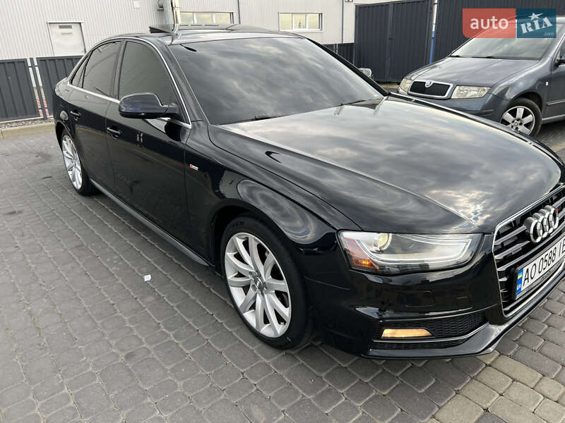 Седан Audi A4 2013 в Мукачево