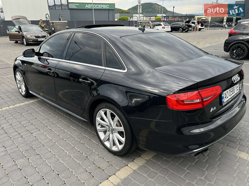 Седан Audi A4 2013 в Мукачево