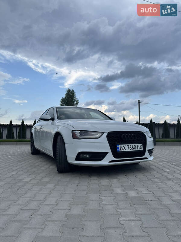 Седан Audi A4 2012 в 
