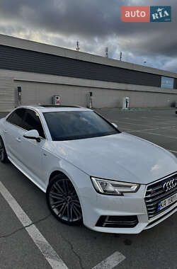 Седан Audi A4 2016 в 