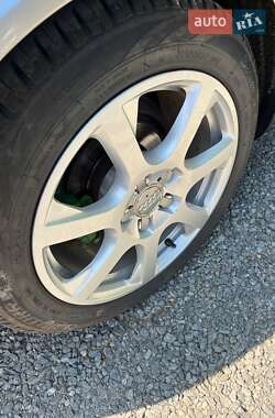 Седан Audi A4 2002 в 