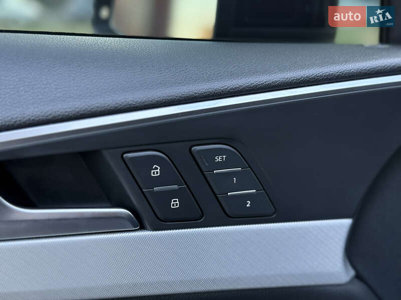 Седан Audi A4 2017 в Києві