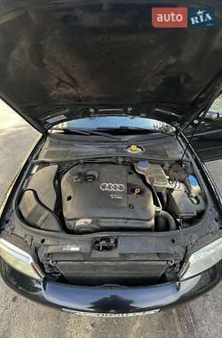 Седан Audi A4 2001 в 