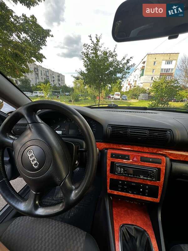 Седан Audi A4 2001 в Ковелі