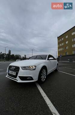 Седан Audi A4 2014 в 