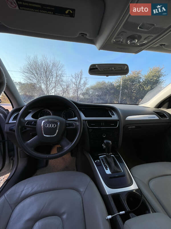 Седан Audi A4 2011 в Хмельницком
