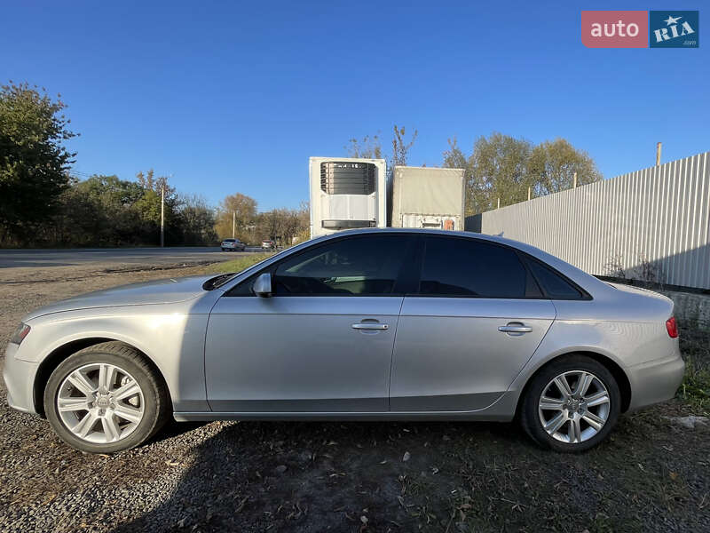 Седан Audi A4 2011 в Хмельницком