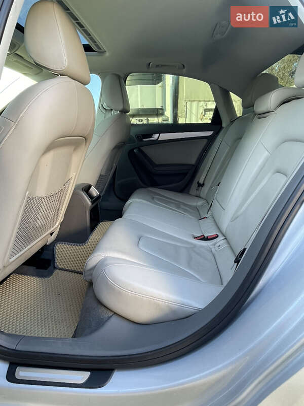 Седан Audi A4 2011 в Хмельницком