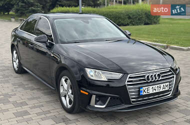 Седан Audi A4 2019 в 