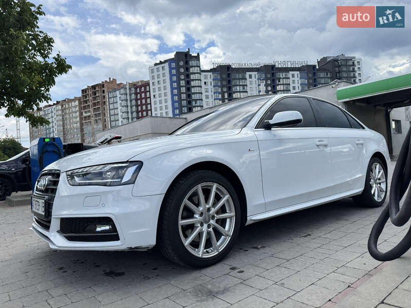 Седан Audi A4 2014 в Івано-Франківську