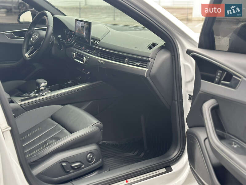 Седан Audi A4 2023 в Києві