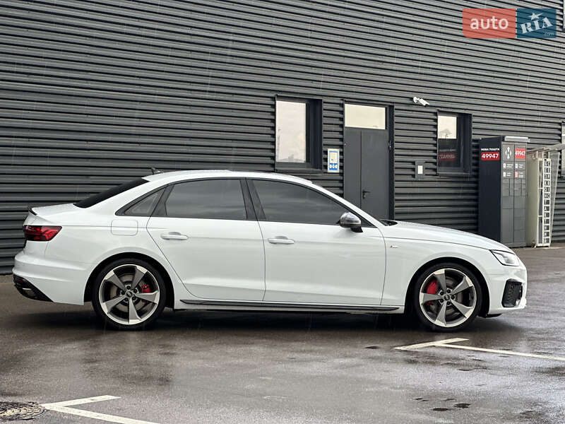 Седан Audi A4 2023 в Києві