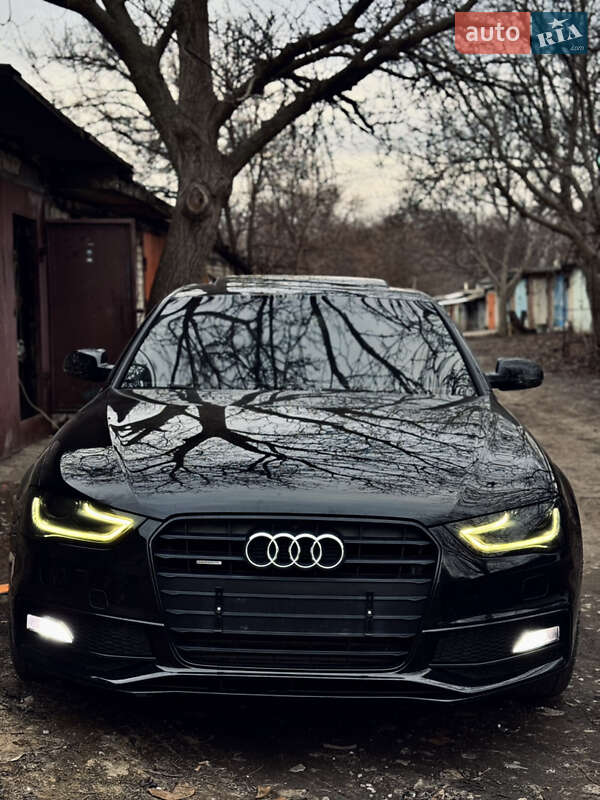 Седан Audi A4 2014 в 
