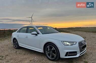 Седан Audi A4 2017 в 